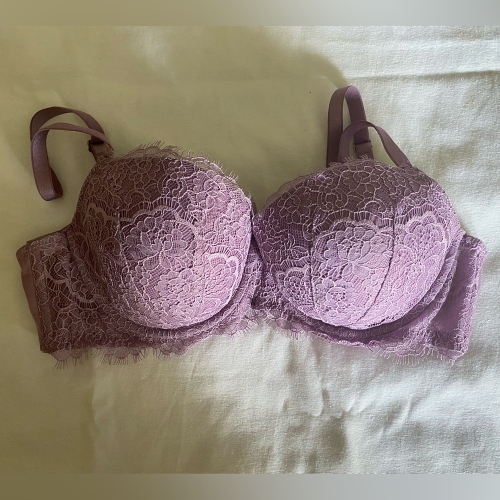 Victoria's Secret Dream Angel Lace Bra in Soft Purple